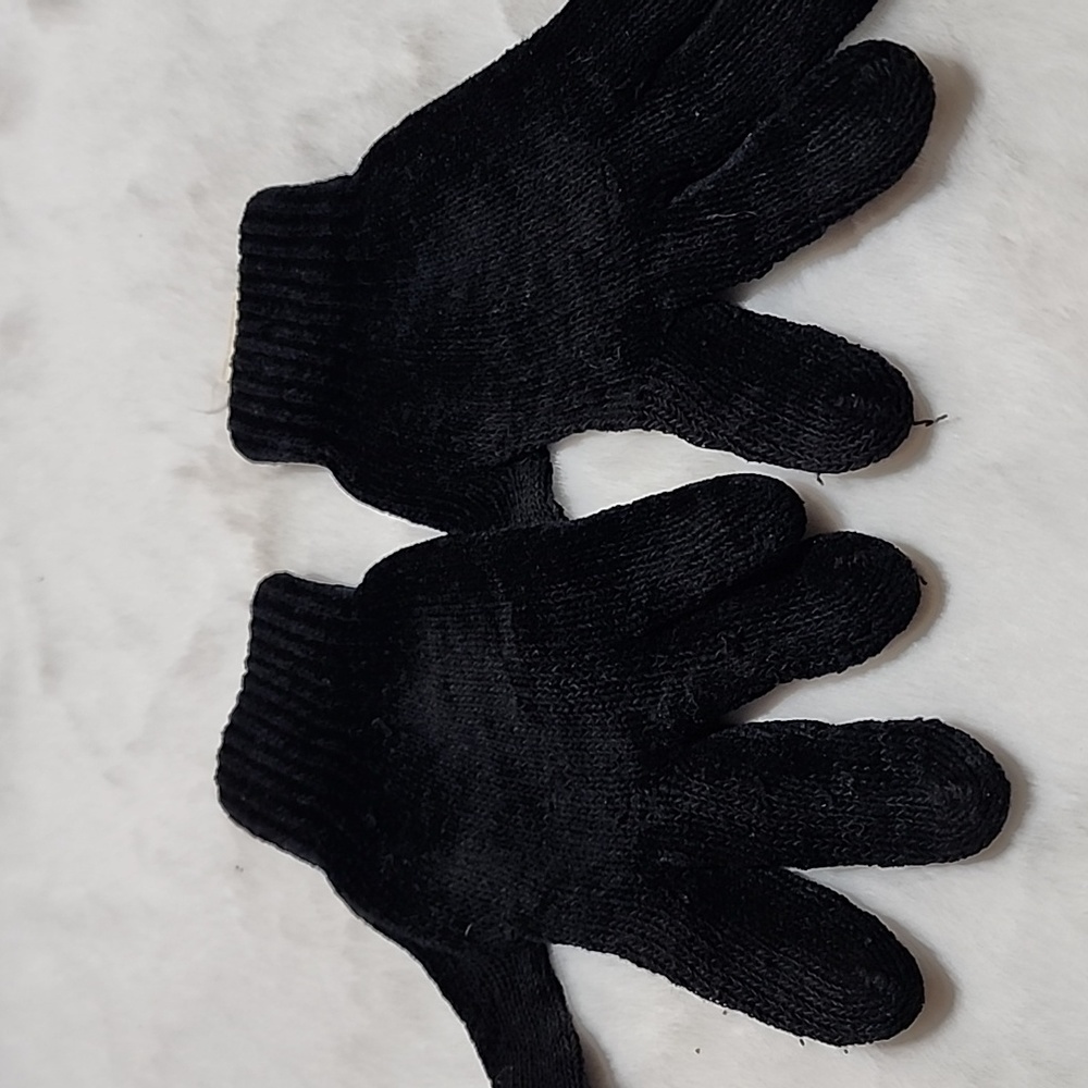 ASSORTMENT OF GLOVES FOR FAMILY AND FRIENDS 🧡 - Picture 3 of 8